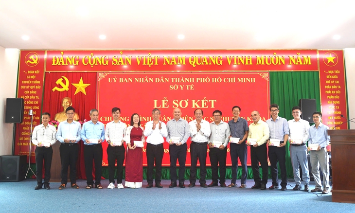 Phó bí thư Thành ủy TP.HCM Nguyễn Phước Lộc: Triển khai 'cực y tế chuyên sâu' tại Côn Đảo - Ảnh 3.