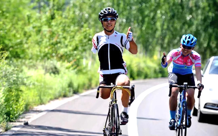 Cặp đôi đi bộ 12.850km từ Pháp đến Trung Quốc trong 518 ngày, băng qua 16 quốc gia - Ảnh 3.