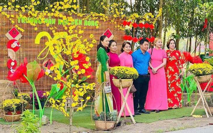 Rộn ràng chuẩn bị 'mùa xuân trên TP.HCM' - Ảnh 2.