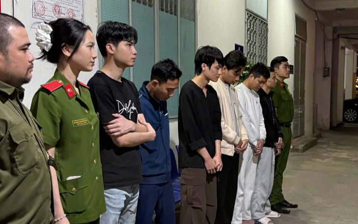 Xét xử hàng loạt bị cáo trong đường dây 'dùng người Việt lừa người Việt' - Ảnh 3.