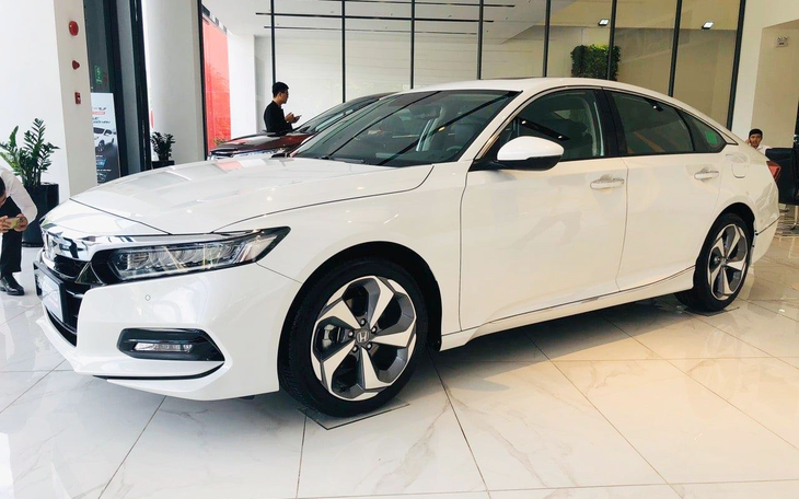 Mazda6 ngừng bán ở Việt Nam, Toyota Camry sắp 'chơi một mình' - Ảnh 4.