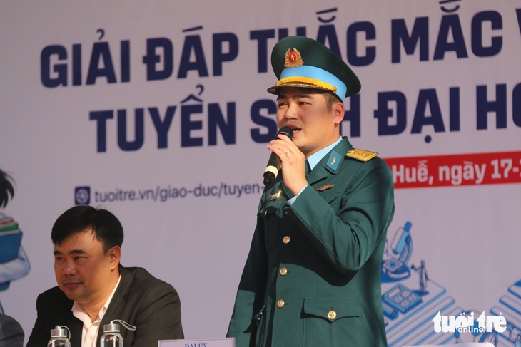 Tư vấn tuyển sinh hướng nghiệp ở Huế: Muốn không thất nghiệp, cần giỏi tiếng mẹ đẻ - Ảnh 6.