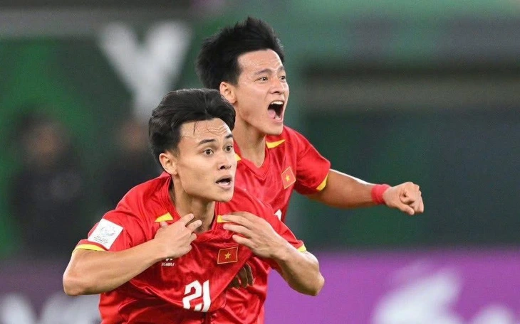 Đình Bắc nén đau thi đấu trận thắng U23 UAE - Ảnh 3.