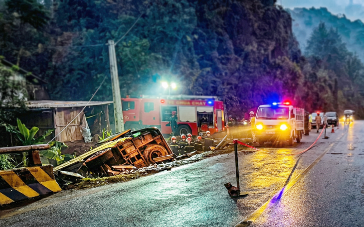 Cảnh sát khuyến cáo: 'Tuyệt đối giữ khoảng cách an toàn, không bám đuôi xe container trên cao tốc' - Ảnh 2.