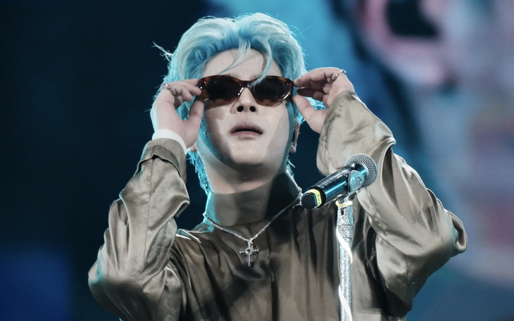 HIEUTHUHAI ra nhạc mới: Người im lặng có thể yêu người hay nói? - Ảnh 4.