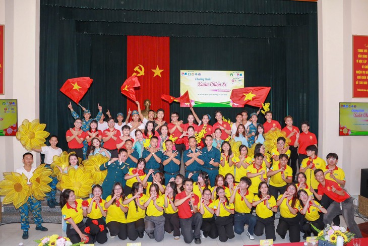 Tuổi trẻ thành phố Bác tiếp lửa mùa xuân chiến sĩ nơi tuyến đầu canh trời - Ảnh 4.