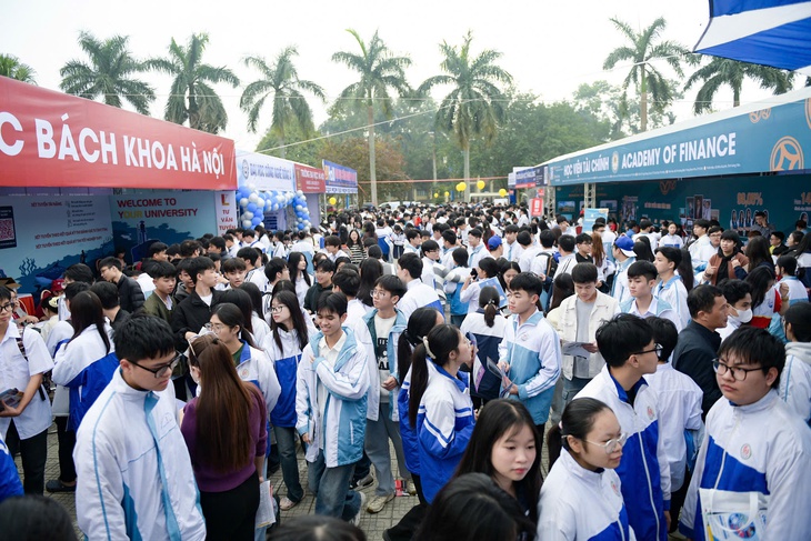 tư vấn tuyển sinh - Ảnh 2.