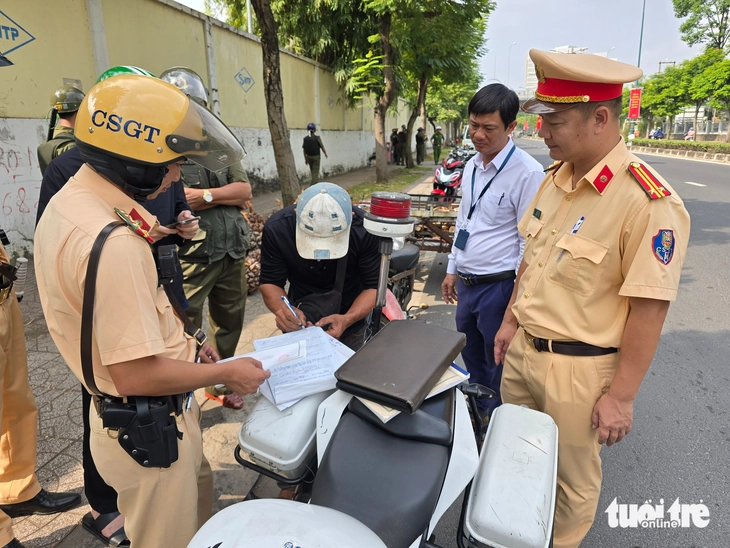 vỉa hè - Ảnh 5.