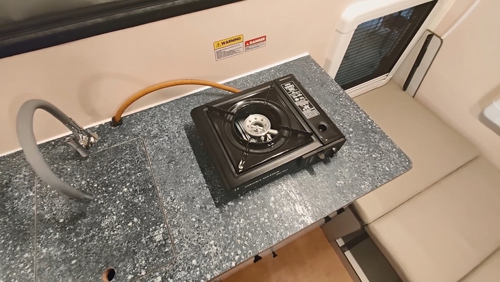 Toyota Hilux - Ảnh 5.