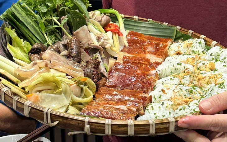 Dừng suất ăn Sago Food, nỗi lo chưa dứt của phụ huynh tại bếp ăn của các trường học - Ảnh 2.