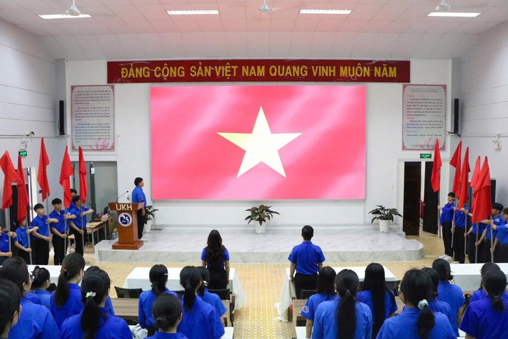 Tuổi trẻ TP.HCM và cả nước đồng loạt chào cờ, hướng về Đại hội XIV của Đảng - Ảnh 4.