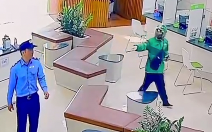 Vụ 2 thanh niên cướp ngân hàng tại Gia Lai: lấy đi khoảng 1,8 tỉ đồng - Ảnh 3.