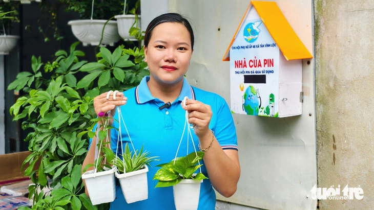 Đổi pin đã sử dụng lấy cây xanh, lan tỏa lối sống xanh ở Tân Vĩnh Lộc - Ảnh 4.