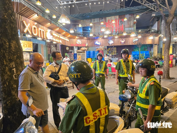 vỉa hè - Ảnh 10.