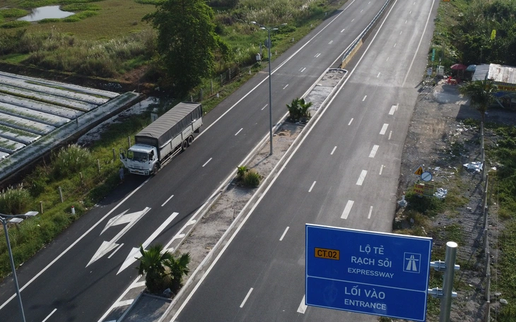 Cuối năm 2026 sẽ bàn giao mặt bằng dự án Phát triển các hành lang đường thủy và logistics khu vực phía Nam, kinh phí gần 3.900 tỉ đồng - Ảnh 3.