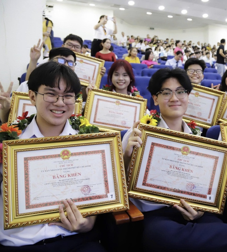 học sinh giỏi - Ảnh 2.