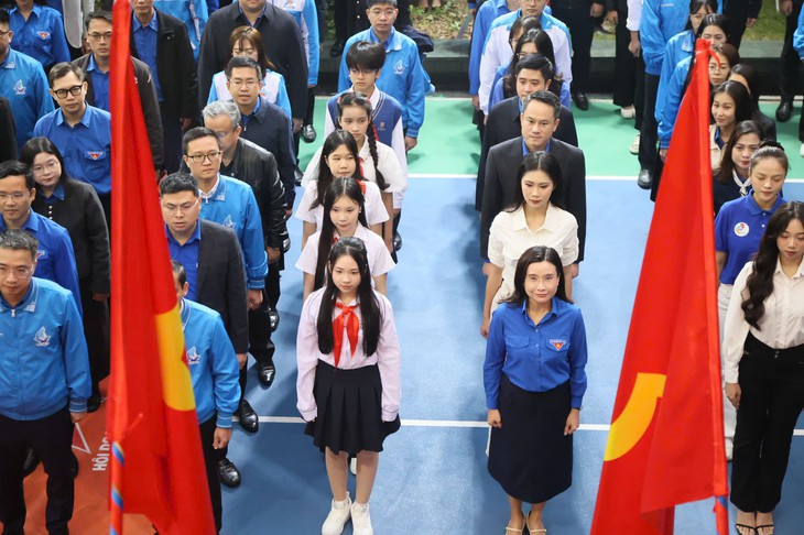 Tuổi trẻ TP.HCM và cả nước đồng loạt chào cờ, hướng về Đại hội XIV của Đảng - Ảnh 5.