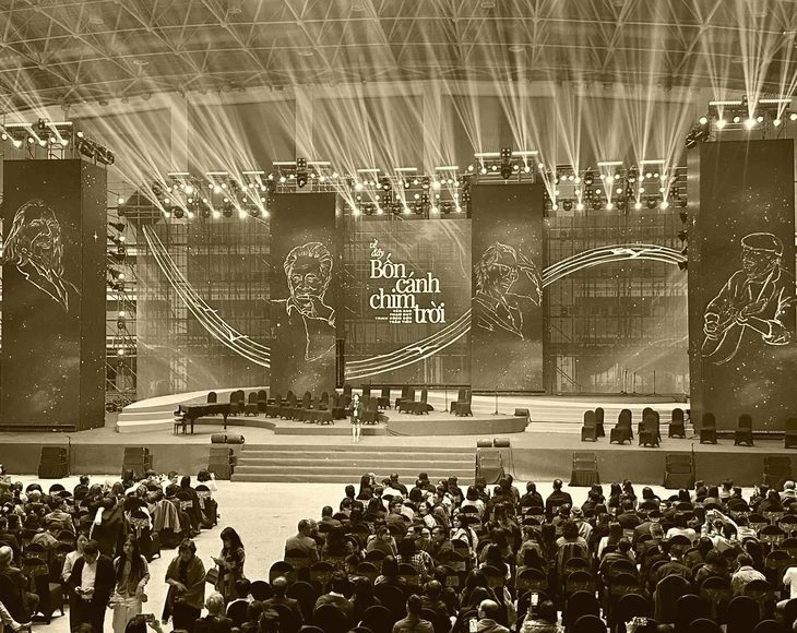 show diễn - Ảnh 1.