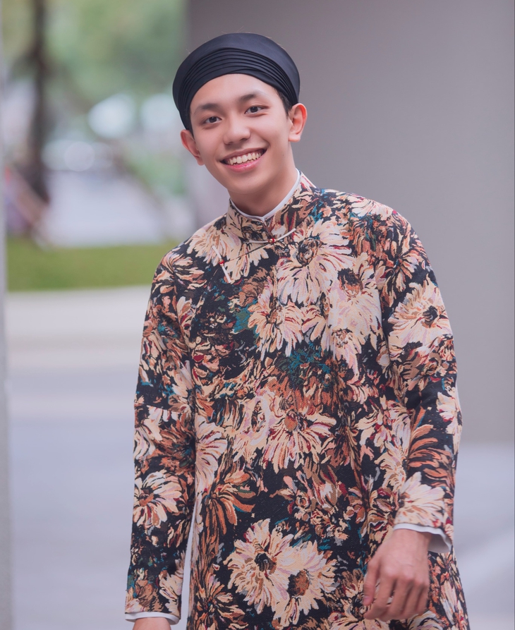 Những mẫu áo dài nam không thể bỏ qua dịp Tết 2026 - Ảnh 4. áo dài nam - Ảnh 4.