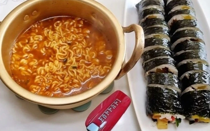 Chuyện tình 'hoàng tử lửa' cưới fangirl viral cõi mạng - Ảnh 6.