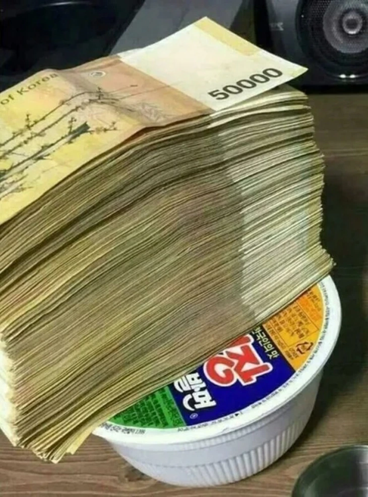 Có một trào lưu gọi là... 'khoe nghèo kể khổ' - Ảnh 3.