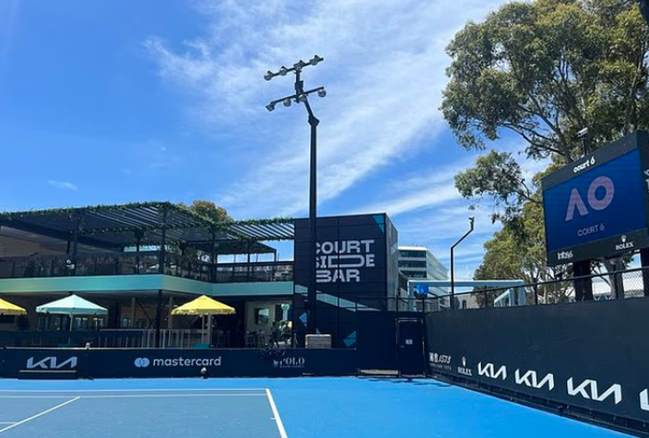 Tay vợt nữ nhảy múa khiêu khích khán giả sau chiến thắng tại Giải Úc mở rộng 2026 - Ảnh 3.