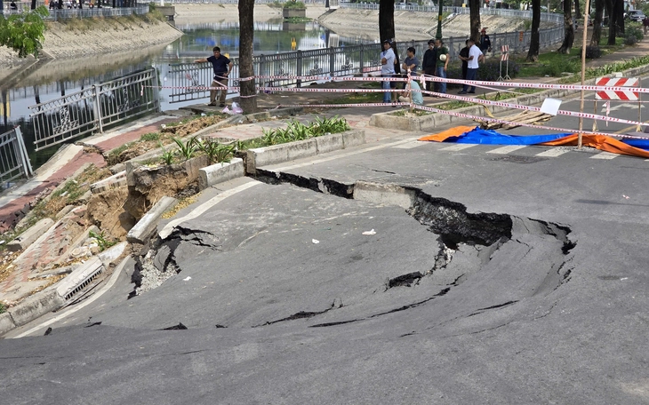Sụt lún ven kênh Tàu Hủ có thể do động đất mạnh ở Myanmar, khắc phục khoảng 100 tỉ - Ảnh 2.