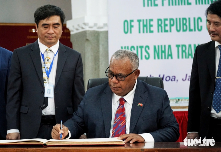 Thủ tướng Vanuatu thăm Trường đại học Nha Trang, thúc đẩy hợp tác đào tạo nguồn nhân lực - Ảnh 4.