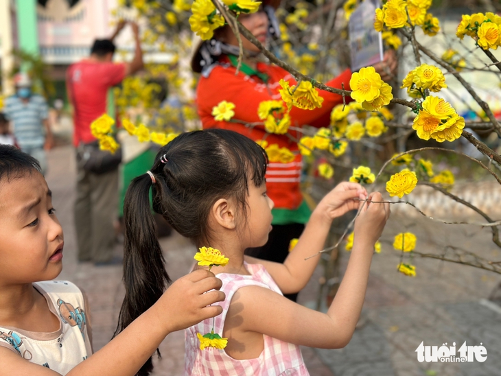 đón Tết - Ảnh 4.