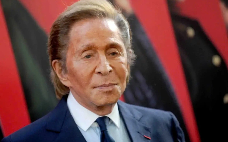 Vợ chồng Beckham, tỉ phú Jeff Bezos đổ bộ tại Paris Couture Fashion Week - Ảnh 5.