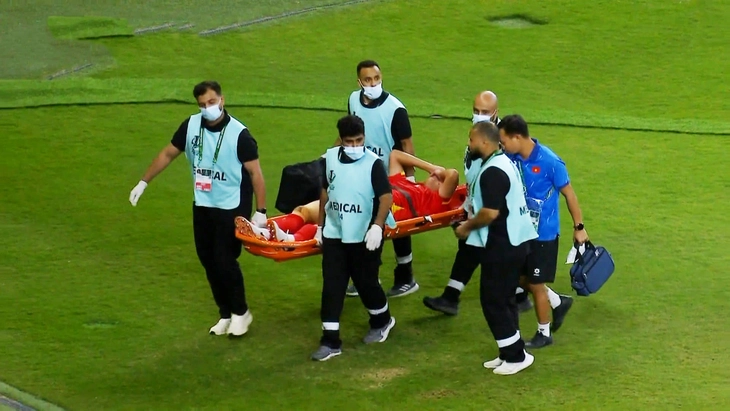 Hiểu Minh bị chấn thương, cổ động viên nói gì? - Ảnh 1.