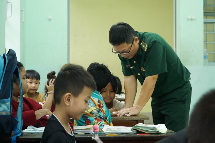 Lớp học - Ảnh 6.