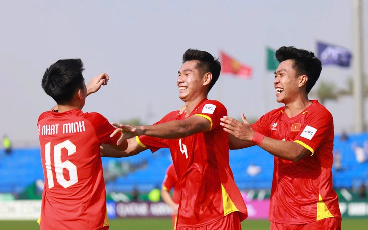 Ông Kim bố trí đội hình lạ cho U23 Việt Nam đấu U23 Trung Quốc - Ảnh 2.