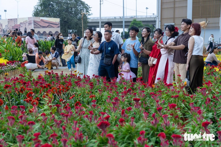 Tết sớm - Ảnh 17.