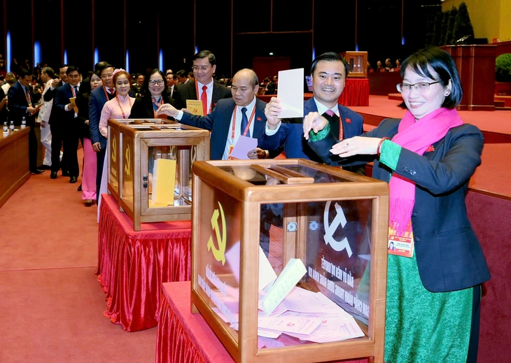 Đại hội XIV của Đảng bầu 200 Ủy viên Trung ương, Tổng Bí thư Tô Lâm điều hành - Ảnh 2.