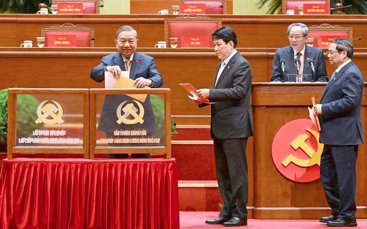 Tổng Bí thư Tô Lâm, 2 lãnh đạo chủ chốt và 7 Ủy viên Bộ Chính trị tái cử Trung ương khóa XIV - Ảnh 2.