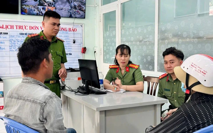 Tài xế taxi kể lại phút chở khách đến công an, ngăn vụ lừa đảo - Ảnh 2.