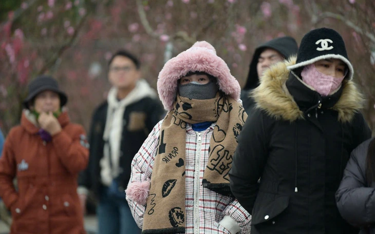 Nhiệt độ dưới 10°C, học sinh mầm non, tiểu học tại Hà Nội không đến trường - Ảnh 2.