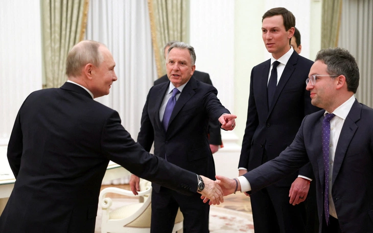 Trước đàm phán, Nga nhấn mạnh Ukraine phải rút khỏi Donbass - Ảnh 2.