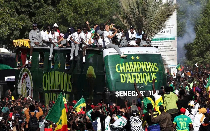 Quốc Việt ghi bàn, phản ứng của Lý Đức và Hiểu Minh gây chú ý - Ảnh 3.