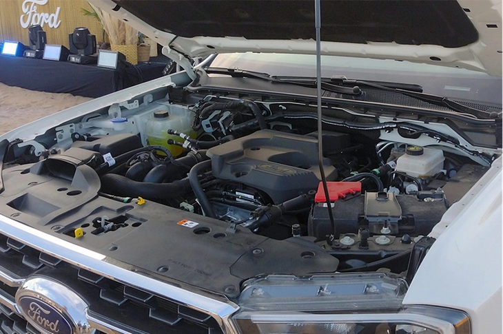 Ford Everest có thể bỏ bản máy dầu cao cấp, thay bằng máy xăng tại Việt Nam, và đây là lựa chọn khả thi nhất để có giá tốt- Ảnh 4. Ford Everest - Ảnh 4.
