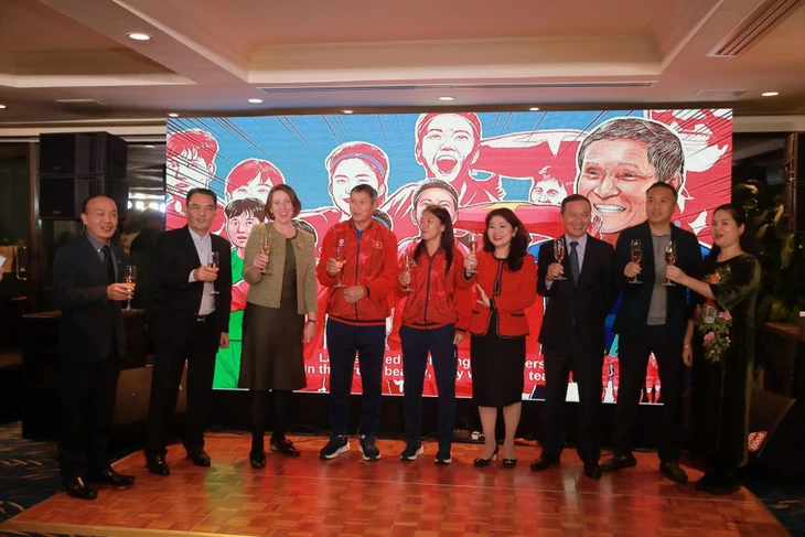 Đại sứ quán Úc mở tiệc mừng tuyển nữ Việt Nam dự Giải nữ châu Á 2026 - Ảnh 2.