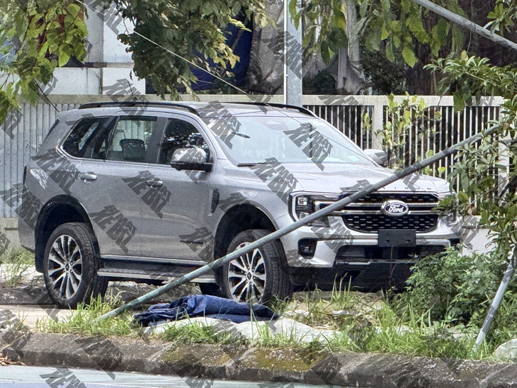 Ford Everest có thể bỏ bản máy dầu cao cấp, thay bằng máy xăng tại Việt Nam, và đây là lựa chọn khả thi nhất để có giá tốt- Ảnh 3. Ford Everest - Ảnh 3.