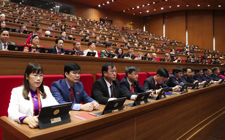 Thông qua Nghị quyết Đại hội XIV của Đảng: Xác lập mô hình tăng trưởng mới, đột phá mạnh mẽ thể chế - Ảnh 4.