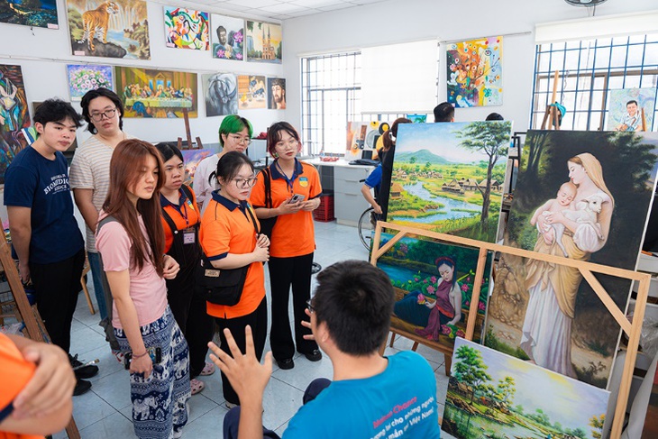 Những bài học trưởng thành từ môi trường đa văn hóa - Ảnh 4.