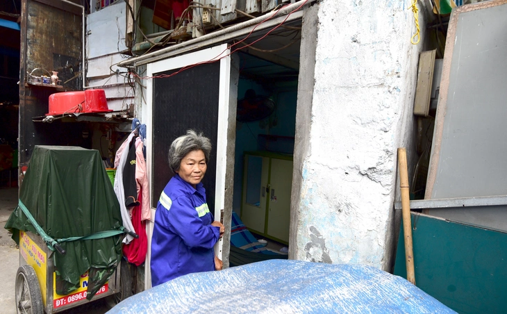 Đón xuân trong lành, thầm biết ơn những 'kiến thợ' thu gom rác - Ảnh 3. Đón xuân trong lành, thầm biết ơn những 'kiến thợ' thu gom rác - Ảnh 3.