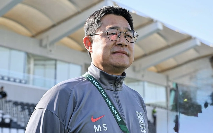 10 độ C, Hà Nội vẫn 'nóng bừng' khi người dân đổ ra đường mừng trong đêm U23 Việt Nam thắng Hàn Quốc - Ảnh 11.