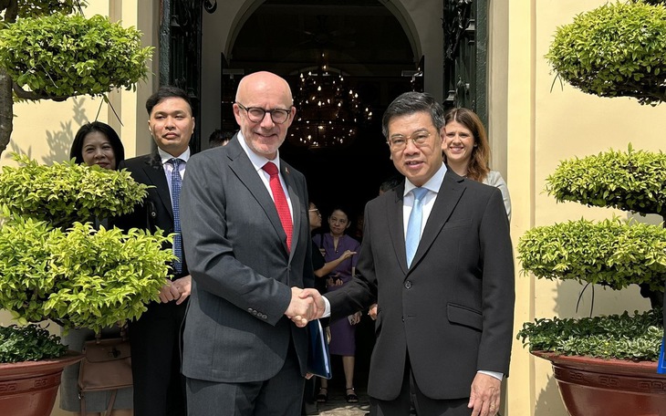 Thủ tướng: Xem xét ba phương thức Nhà nước, tư nhân và hợp tác công tư đường sắt tốc độ cao Bắc Nam - Ảnh 2.