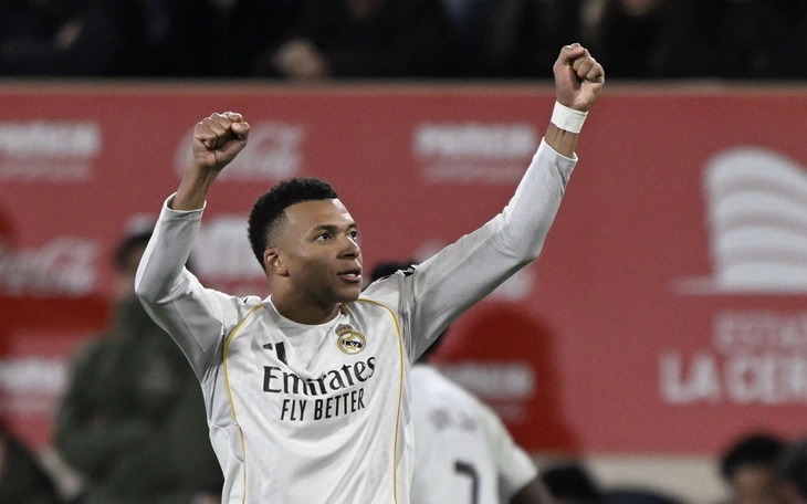 Thủ môn ghi bàn phút cuối giúp Benfica hạ Real Madrid, lách qua cửa siêu hẹp - Ảnh 6.