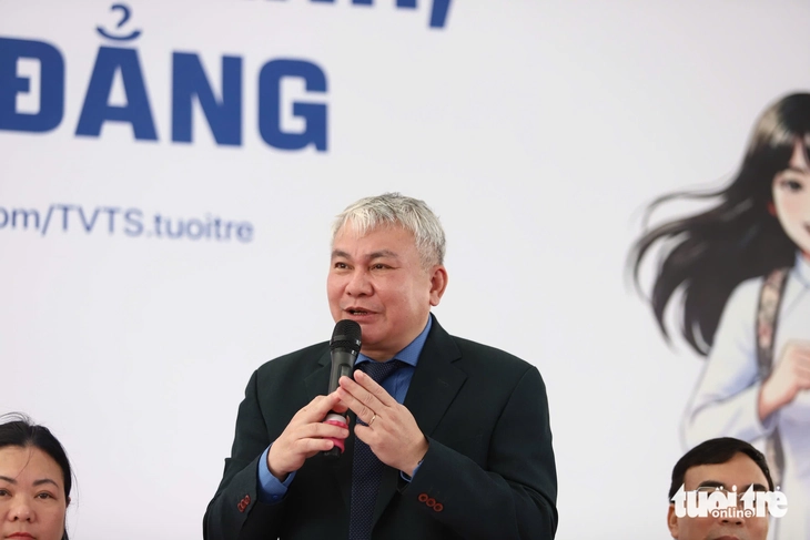 Học sinh Đắk Lắk 'thả tim' ban tư vấn, nhờ giúp chọn ngành phù hợp trước mùa tuyển sinh - Ảnh 5.